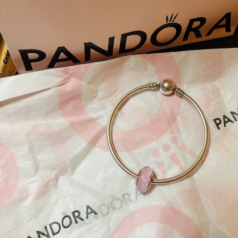 💗Beautiful Authentic Pandora Silver Bracelet with Pink Charm💗